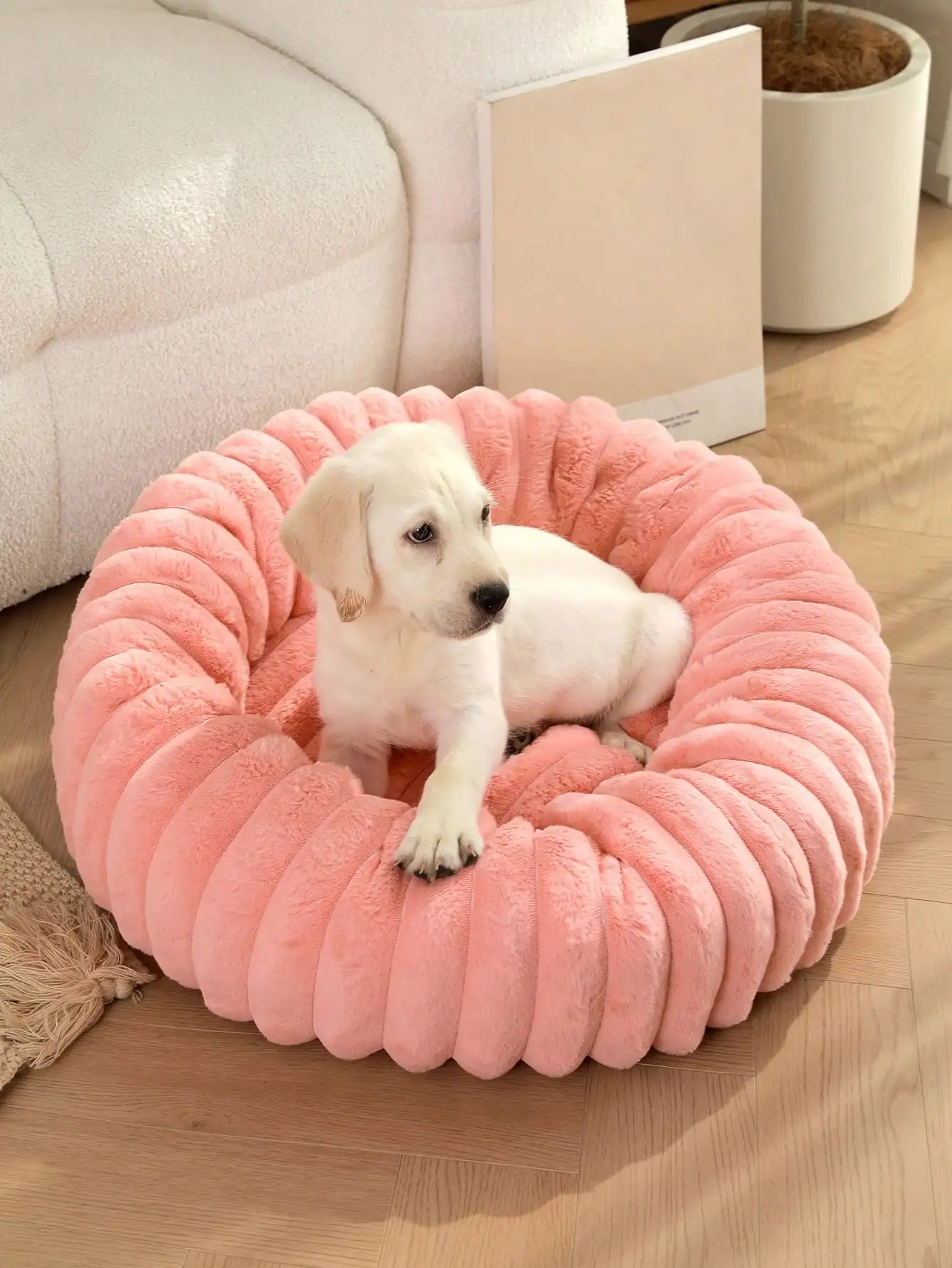 Indoor Luxurious Plush Pet Nest Bed For Cats And Dogs